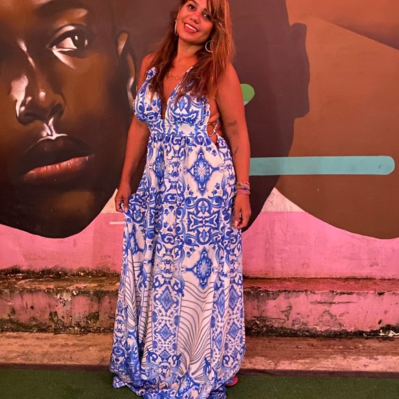 Amazing Dress - Picture 3 of 3